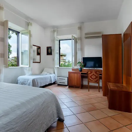 Comfort Rooms Villa Gaia Tor Vergata-2